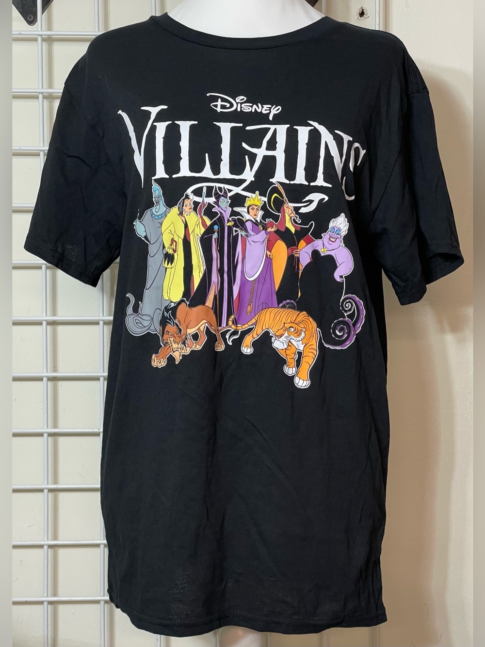 Disney Villains Black Colorful Graphic Tee Size Medium New With Tag